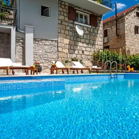 House Brstilo * Svinišće